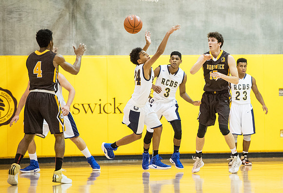 basketball_2016-12-10_dburns_5809
