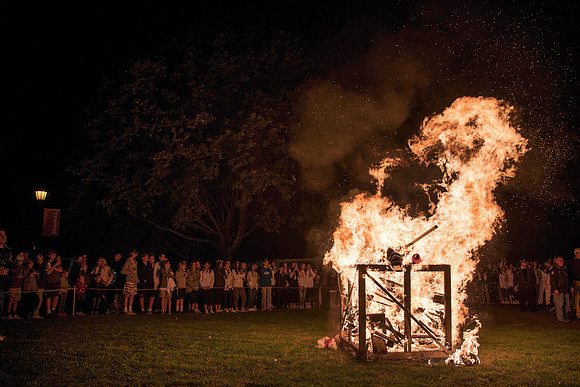 hc18_bonfireworks_wkl_3749