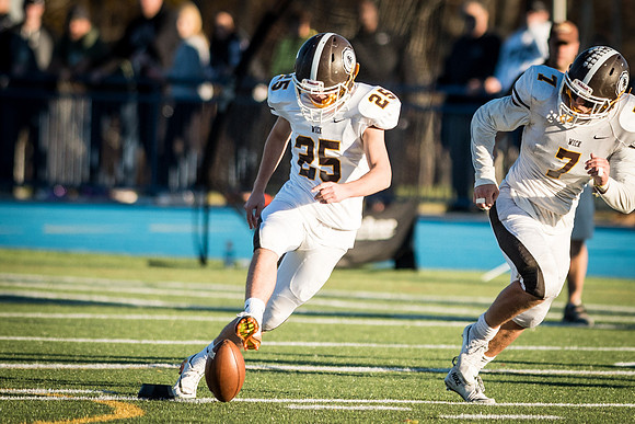 football_nepsac16_wkl_4403