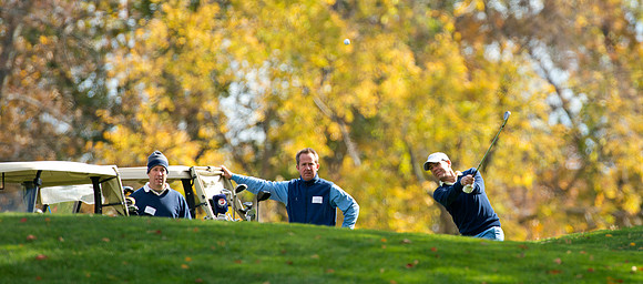 alumni_golfouting13_db_7549