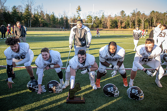 football_nepsac19_wkl8_2038