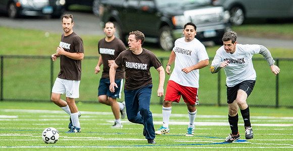 hc18_alumni_soccer_dburns_4895