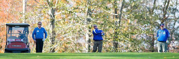 alumni_golfouting13_db_3317