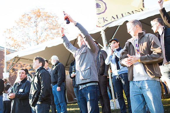 alumni_tent_crowd_hc13_jk_6695