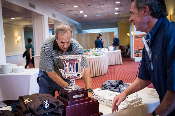 hc16_alumni_golf_wkl_6540