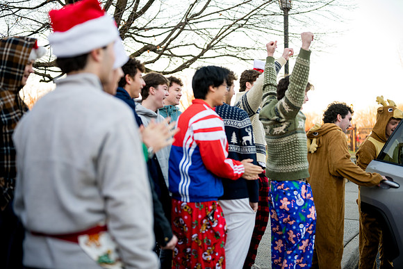 holiday_handshake24_ah_0033