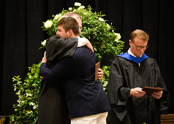 graduation25_diploma_wkl1_5130