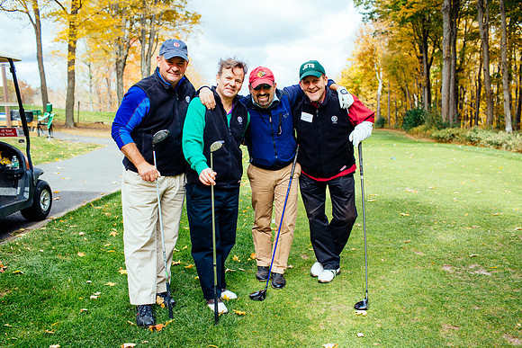groups_alumni_golfouting13_jk_3407