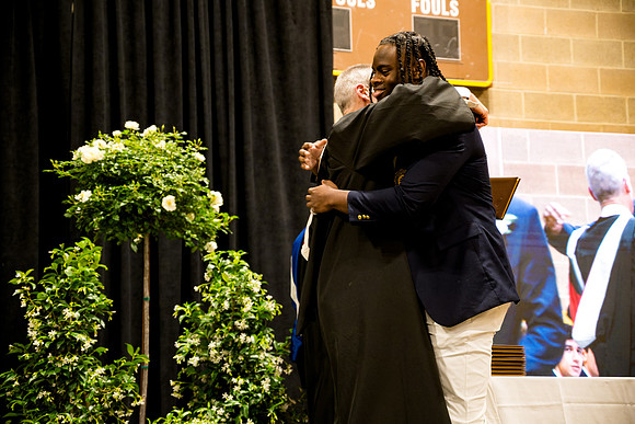 graduation25_diploma_ah_0871