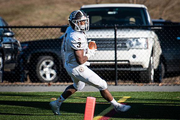 football_nepsac19_wkl8_1422