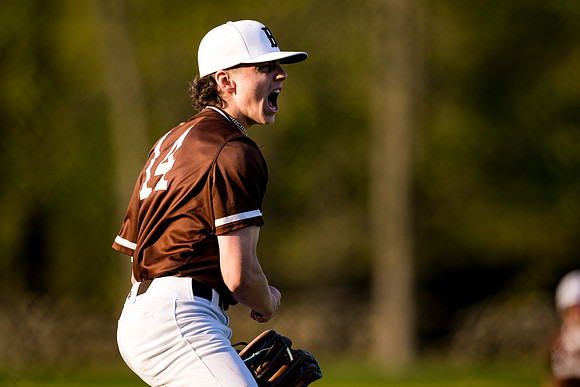 baseball_2025-05-01_ah_0301