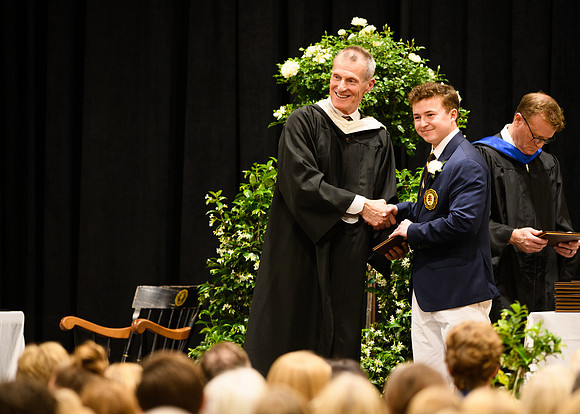 graduation25_diploma_wkl1_5145