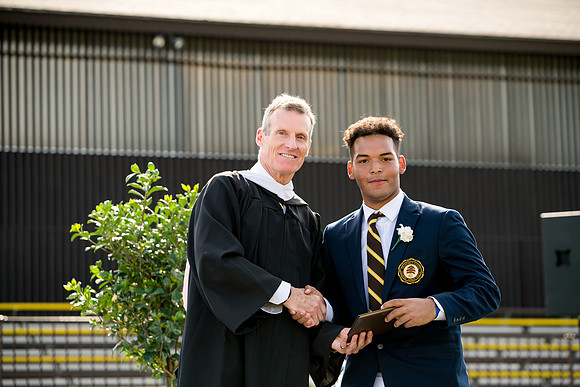 graduation22_diplomas_ah_0265