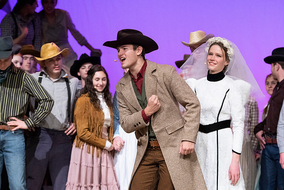 oklahoma_wintermusical_us_dburns_1404