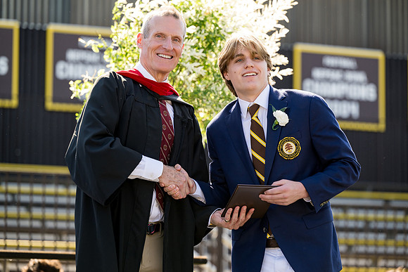 graduation24_diploma_ah_0407