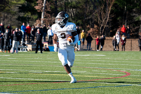 football_nepsac19_rmcc_5559