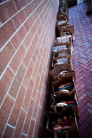 thanksgiving_fooddrive_us_mkras_0027