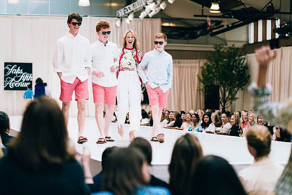 fashionshow19_runway_jk_2058