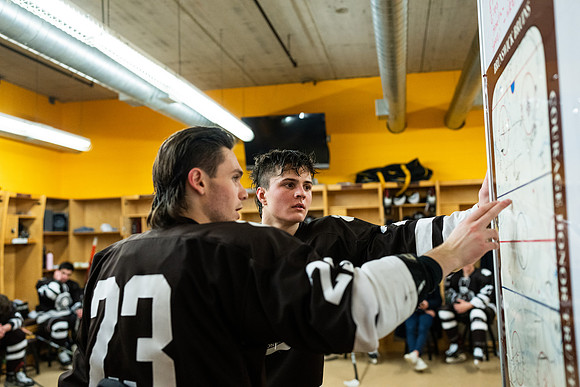 hockey_2022-03-02_nepsihaquarter_jk_4272