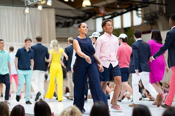 fashionshow19_runway_mk_0443