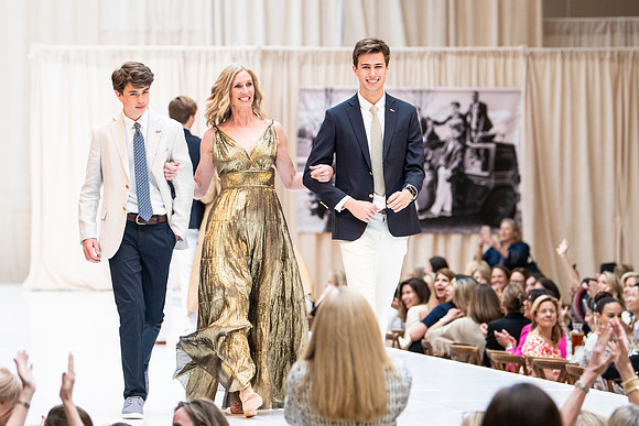 fashionshow19_runway_wkl_0564