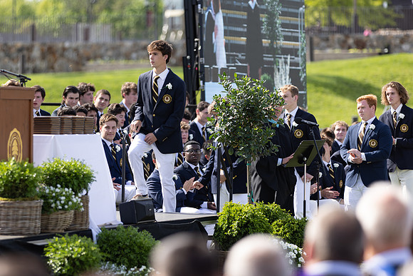 graduation22_diplomas_gh_0488