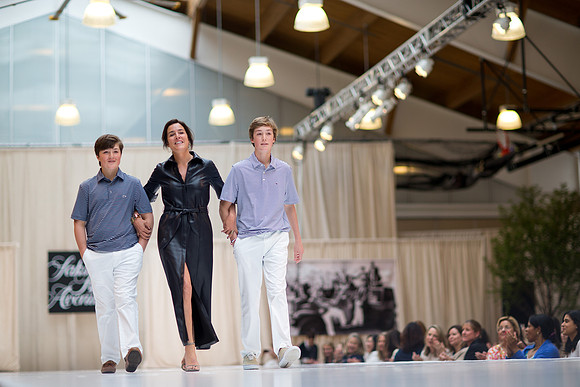 fashionshow19_runway_mk_0240