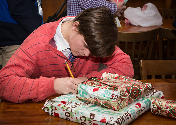 holidaygifts_us_jfess_4162