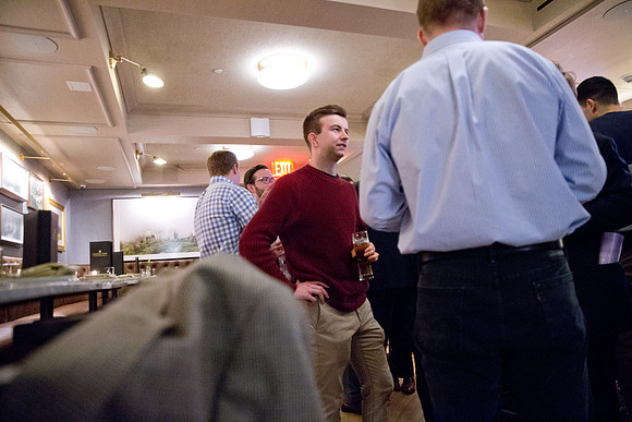 alumni_nyc_happyhr19_mkras_0100