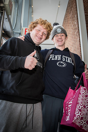thanksgiving18_fooddrive_us_7961