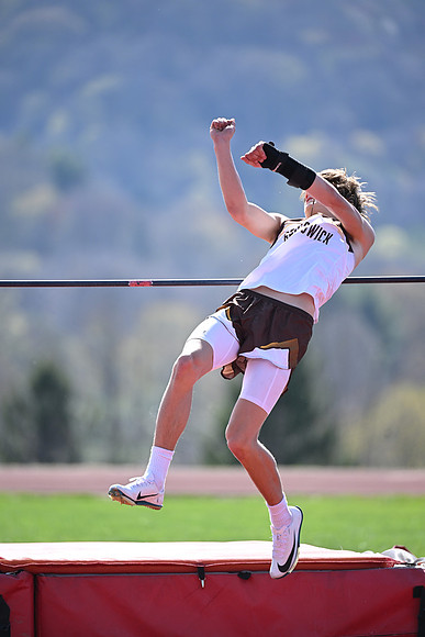 trackfield_2025-04-23_cp_3400