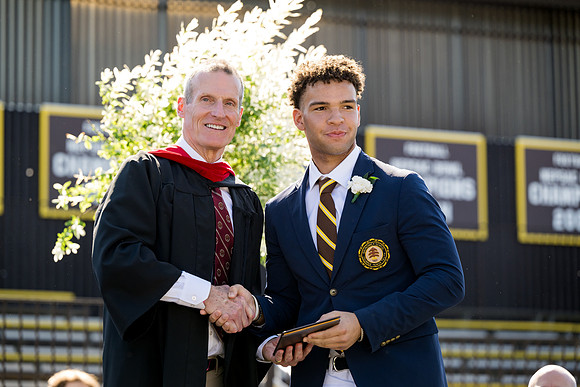 graduation24_diploma_ah_0385
