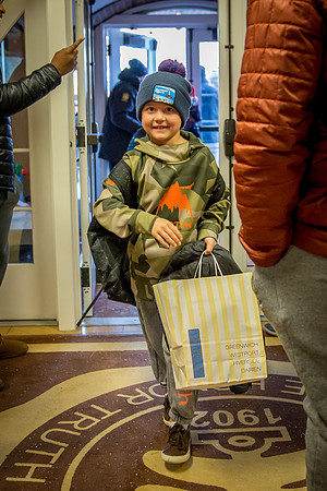 holiday19_handhake_jfess_0392