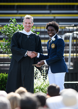 graduation22_diplomas_wkl_0322