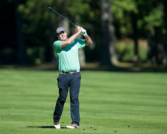 alumni_golfouting14_db9151