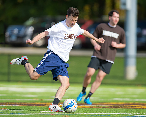 hc15_alumsoccer_dburns_3380