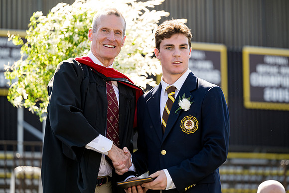 graduation24_diploma_ah_0428