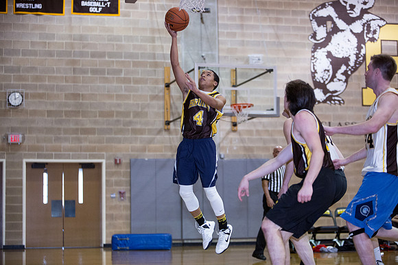 alumni_vs_varsitybball_jk_3243