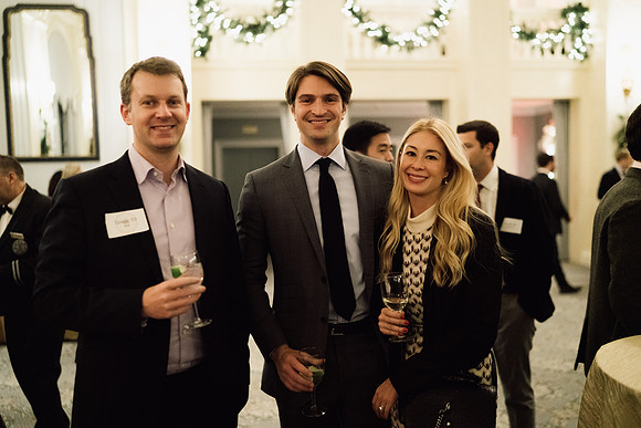 alumni_holidayparty19_jk_2935