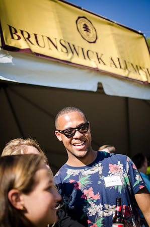homecoming14_alumnitent_crowd_wkl_0231