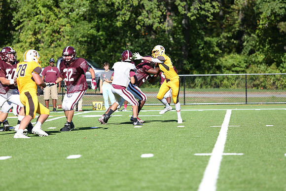 football_jv_2015-09-15_jfess_0824
