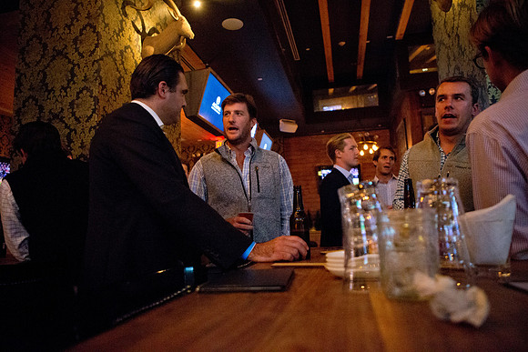 alumni_happyhour_nyc17_mkras_0021