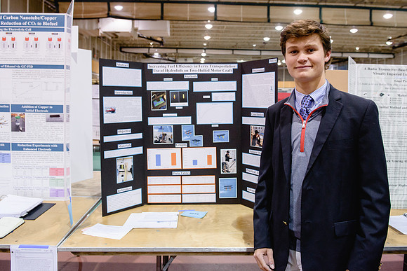 sciencefair17_us_hp_6951