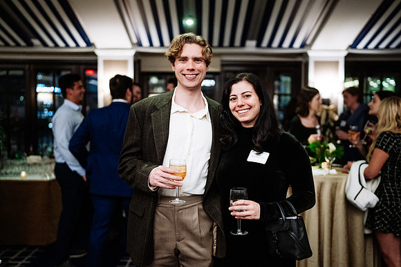 alumni_holidayparty24_jk_7137