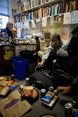 thanksgiving_fooddrive_us_mkras_0017