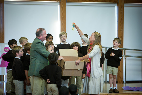 pay2wearpink_assembly_1624