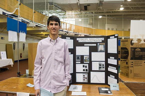 sciencefair14qu_hl_8690