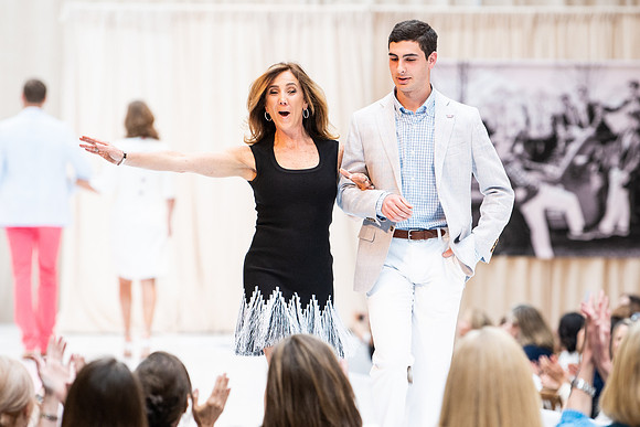 fashionshow19_runway_wkl_1129