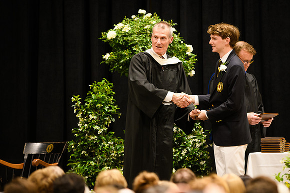 graduation25_diploma_wkl1_5397