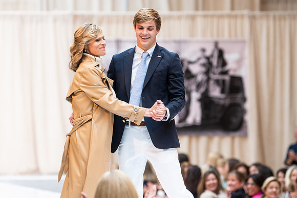 fashionshow19_runway_wkl_0542